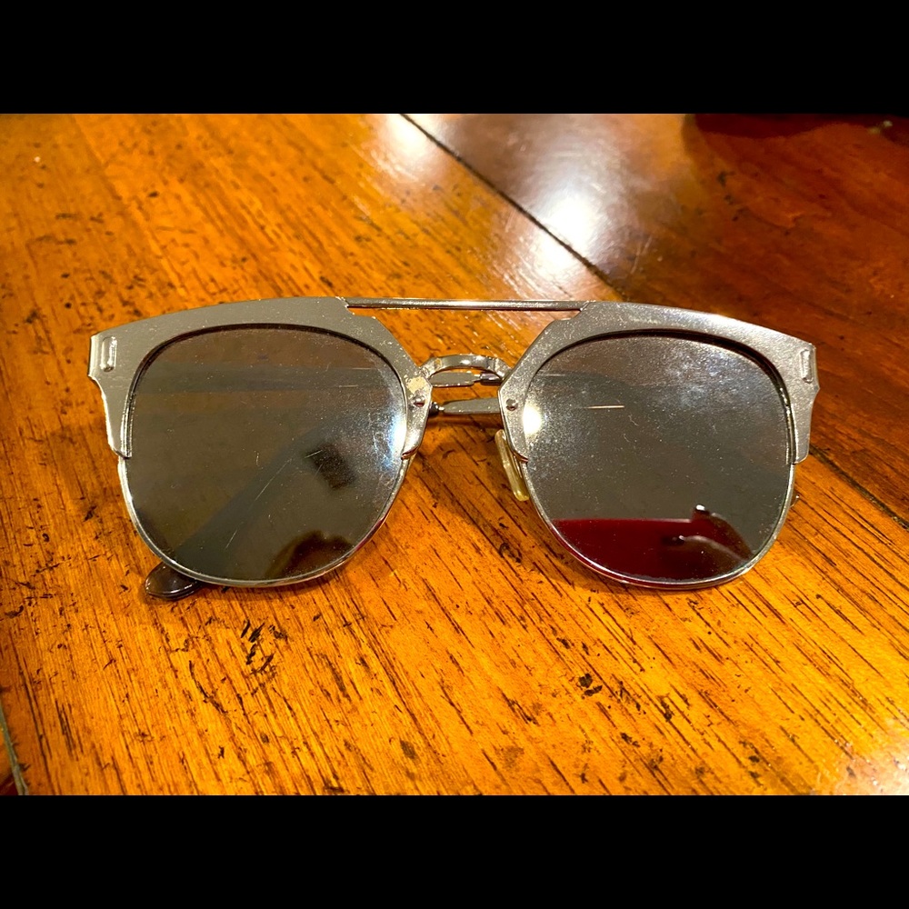 Silver reflective sunglasses